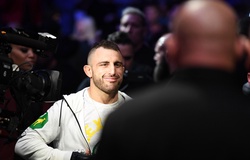 Alex Volkanovski tự tin có thể kết thúc Max Holloway nếu tái đấu