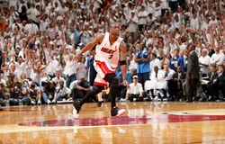 Đôi giày nào khiến Dwyane Wade mê mẩn nhất?