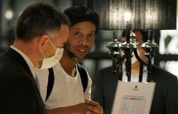 Khi nào Ronaldinho hết thời gian tại ngoại và bị đưa ra xét xử?