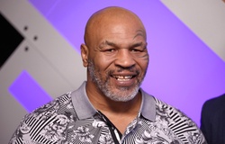 "Ông già" 53 tuổi Mike Tyson tập luyện để trở lại