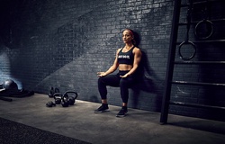 Cách tập động tác Dựa tường - Wall Sit chuẩn nhất