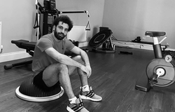 Mohamed Salah tập giữ dáng vào lúc... 2 giờ sáng