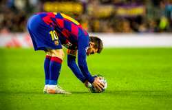 Bí mật giúp Messi cải thiện khả năng sút phạt trực tiếp siêu đẳng
