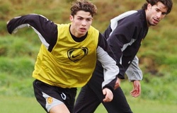 Đồng đội cũ tiết lộ cách Ronaldo chống lại việc bị "bắt nạt" ở MU