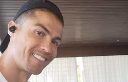 Ronaldo chia sẻ khoảnh khắc đáng yêu với con gái