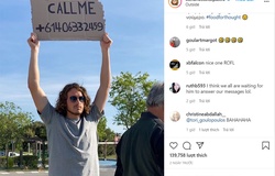 Tsitsipas tặng quà sinh nhật đúng "ác": Cho cả thế giới biết số phone của Nick Kyrgios