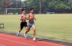 Tuyển thủ điền kinh mình trần chạy nắng “nuốt” bài chạy dài ở đại bản doanh Nhổn