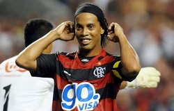 Ronaldinho đòi điều khoản "ăn chơi" trong hợp đồng với Flamengo
