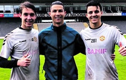 Thủ môn tuổi teen bị cấm tiết lộ tập luyện với Ronaldo