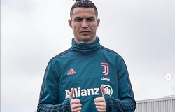 6 múi của Cristiano Ronaldo bị người hâm mộ nghi photoshop