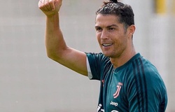 Ronaldo khoe vóc dáng và thể lực sung mãn trên sân tập