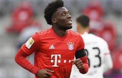 Hậu vệ Bayern Munich lại bứt tốc kinh ngạc trong chiến thắng 5 sao