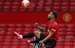 Bruno Fernandes sút hỏng phạt đền và ghi bàn cho MU ở giao hữu