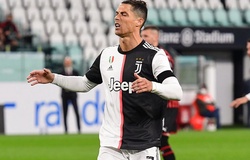Khoảnh khắc kỳ quái của Ronaldo sau khi kết thúc trận gặp Milan