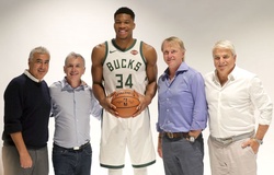 HÉ LỘ: Antetokounmpo và Bucks thỏa thuận điều gì trong bữa trưa 3 giờ?