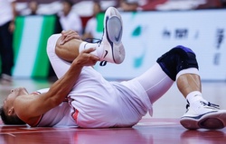 Tượng đài bóng rổ Trung Quốc thời hậu Yao Ming dính chấn thương kinh hoàng