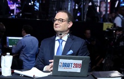 Nhà báo chuyển nhượng uy tín nhất NBA sắp mất việc vì email phản cảm?