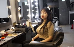 Chuyên gia trang điểm LCK bật mí chuyện hậu trường của Faker, Mystic