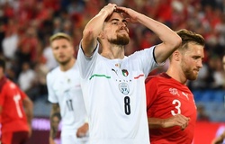 Jorginho sút hỏng phạt đền, Italia buồn vui với kỷ lục thế giới