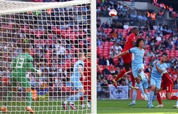 Liverpool xuất hiện người hùng mới… trên không tại FA Cup