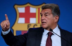 Chủ tịch Barca tiết lộ khoản nợ khủng khiếp khiến Messi ra đi