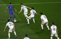 Lingard được so sánh với Messi và Maradona sau trận đấu của tuyển Anh