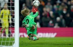 Thủ môn Liverpool tạo dấu mốc đặc biệt ở loạt đá luân lưu 11m