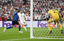Anh xé toang hàng thủ Italia bằng vũ khí sở trường
