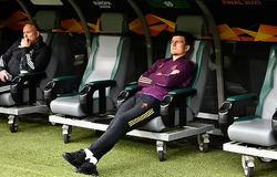 Dấu hiệu cho thấy Maguire sẽ lỡ chung kết Europa League với MU