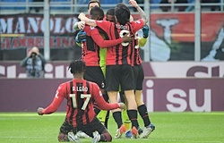 Thủ môn AC Milan kiến tạo thành bàn lần đầu tiên sau 16 năm