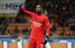 Thủ môn AC Milan gây phấn khích khi “đạo diễn” các quả đá phạt