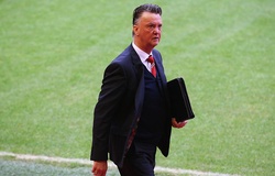 Van Gaal hai lần nộp đơn từ chức ở M.U