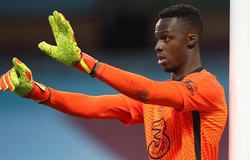 Thủ môn Chelsea giành được tất cả mọi thứ trong 8 tháng rưỡi