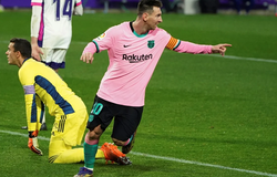 Messi bán đấu giá đôi giày phá kỷ lục ghi bàn