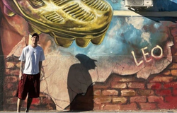 Messi tạo dáng bên bức tranh tường đặc biệt ở quê nhà Argentina