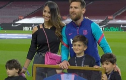 Messi được vinh danh kỷ lục với Barca bên cạnh gia đình