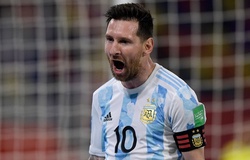 Messi lại ghi bàn bằng phạt đền cho tuyển Argentina