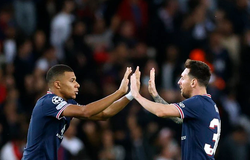 Messi 30 lần nhường đá phạt đền cho những đồng đội nào?