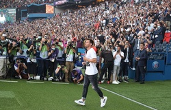 Messi được đón chào như vị vua ở trận PSG vs Strasbourg
