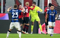 Thủ môn AC Milan lần đầu tiên cản phá được phạt đền ở trận derby