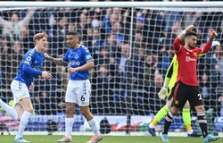 Maguire bị chế giễu vì hành động ngớ ngẩn trong trận MU vs Everton