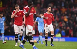 MU bị chế giễu “chơi như đội bóng bầu dục” trong trận derby