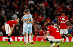 HLV Solskjaer tố MU bị mất phạt đền trước West Ham