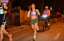 Nguyễn Thị Oanh lập kỷ lục cá nhân chạy 21km tại Giải Bán Marathon Quốc tế Việt Nam 2023 tài trợ bởi Herbalife Nutritrion