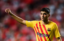 Báo chí thế giới kinh ngạc trước điều khoản của Pedri với Barca