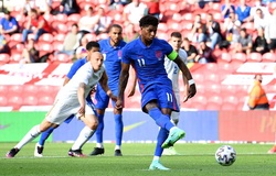 Rashford cán mốc 100 khi ghi bàn cho tuyển Anh trước Euro 2021