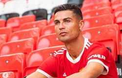Cựu sao MU “thách đố” Ronaldo ghi 30 bàn thắng mùa này