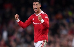 Ronaldo thiết lập kỷ lục Champions League mới khi ghi bàn cho MU