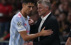 HLV MU đáp trả Rio Ferdinand về hành động của Cristiano Ronaldo