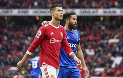Ronaldo đùng đùng nổi giận sau khi MU bị Everton cầm hòa